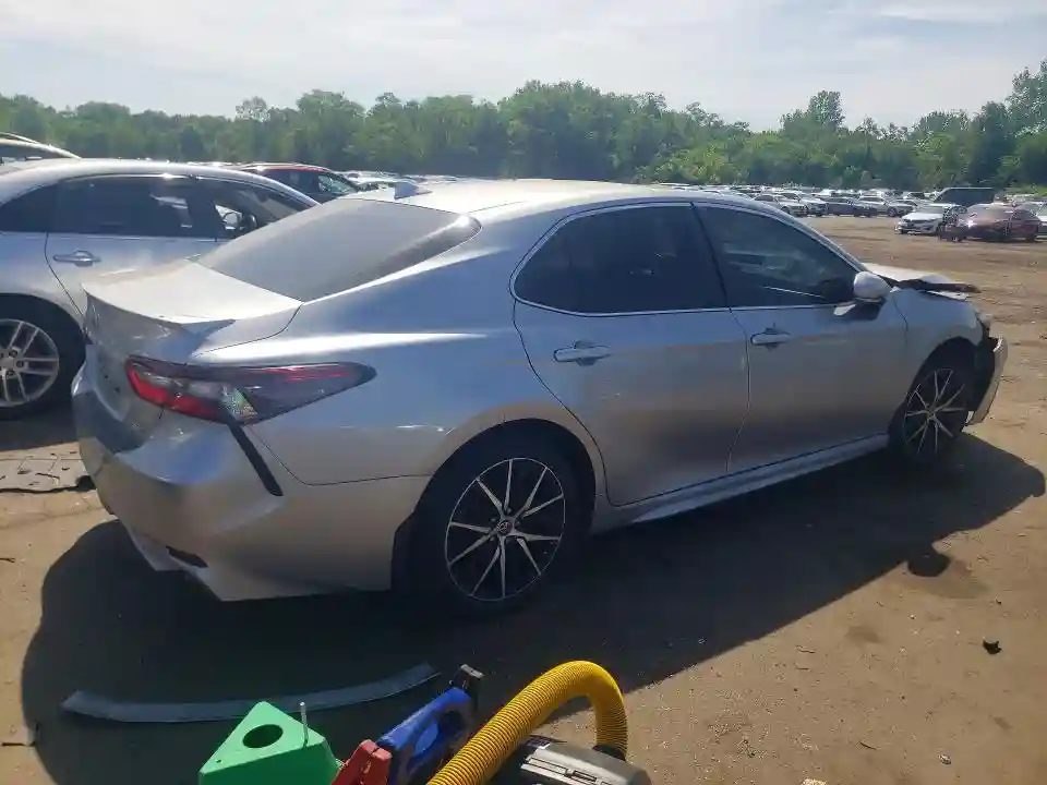 4T1T11AK9NU618686 2022 TOYOTA CAMRY-2