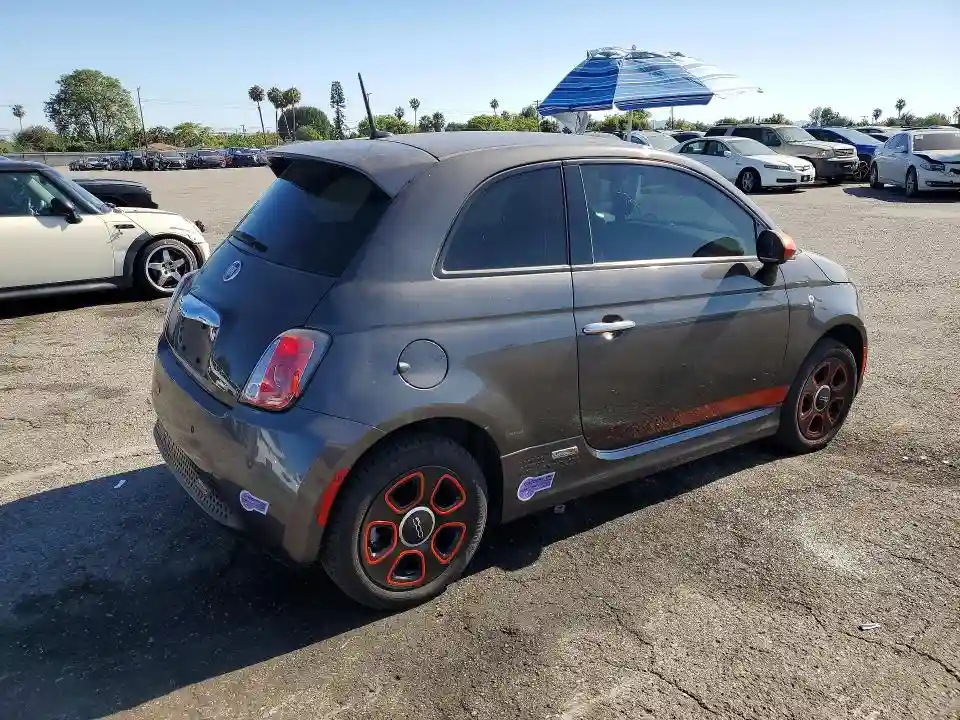 3C3CFFGE5FT749795 2015 FIAT 500-2