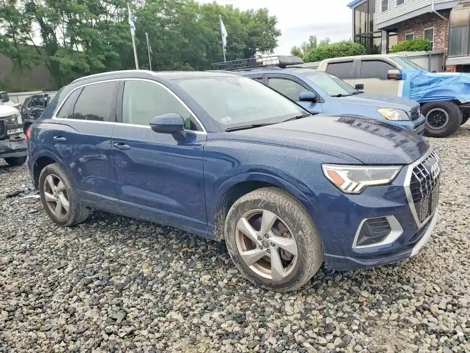 WA1BECF31L1113882 2020 AUDI Q3-3