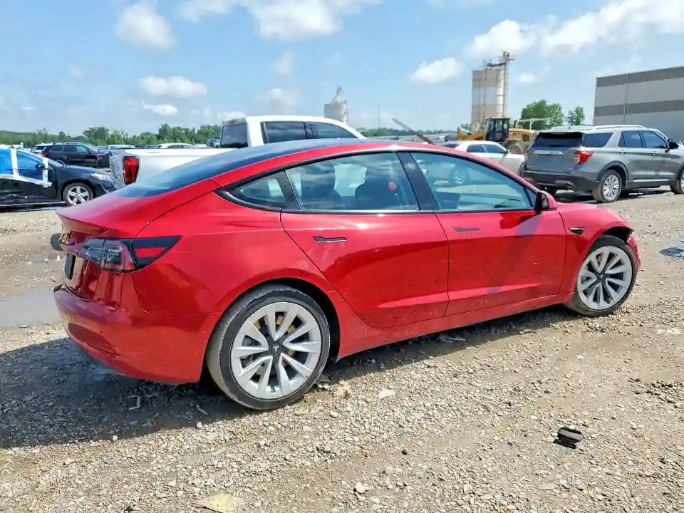 5YJ3E1EA6NF143890 2022 TESLA MODEL 3-2