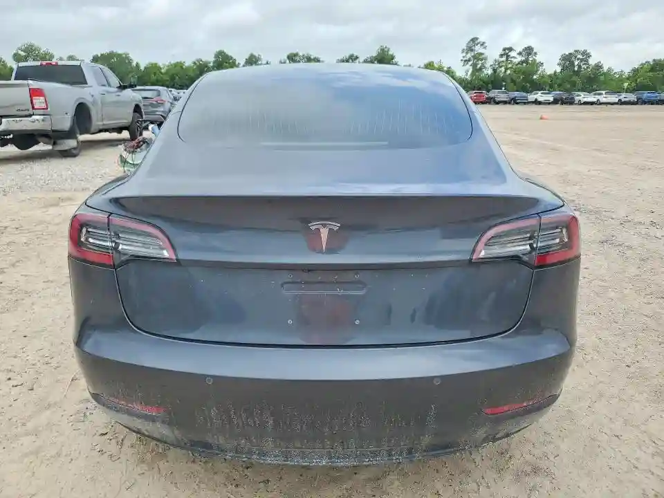 5YJ3E1EA5JF151666 2018 TESLA MODEL 3-5