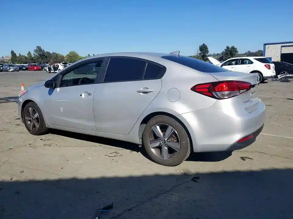 3KPFL4A79JE178115 2018 KIA FORTE-1