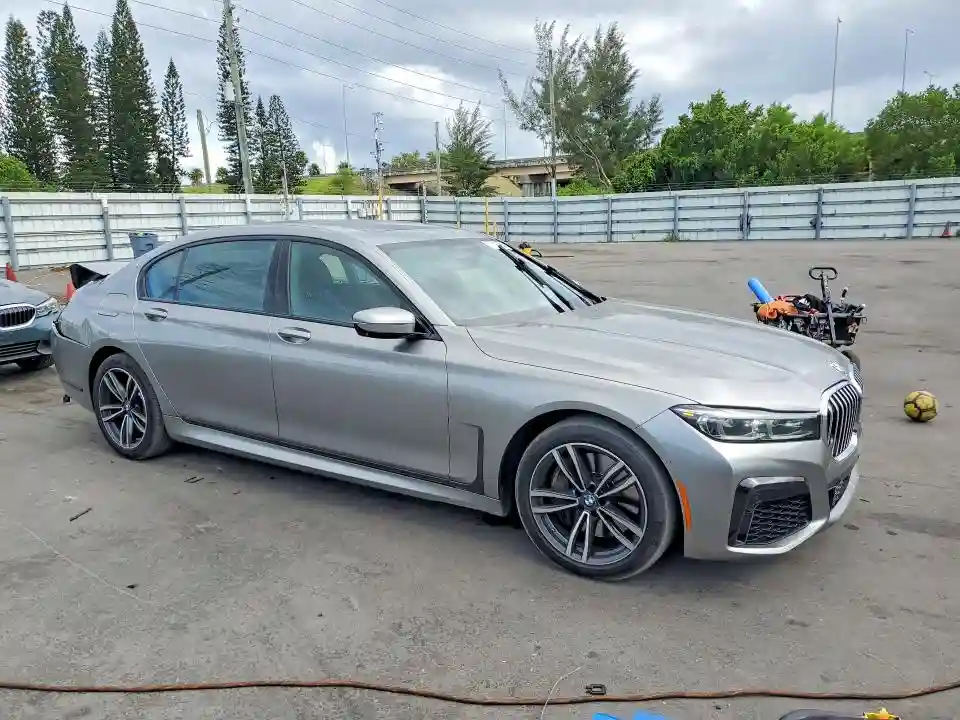 WBA7U2C0XMCF49980 2021 BMW 7 SERIES-3