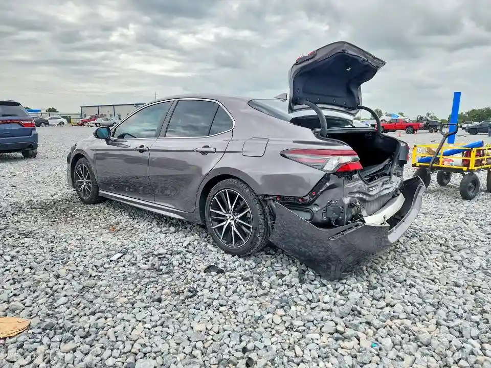 4T1G11AK5NU618301 2022 TOYOTA CAMRY-1