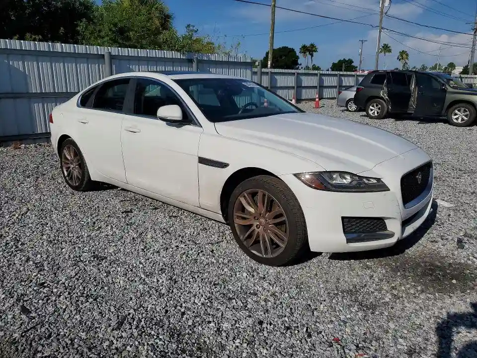 SAJBE4BV4GCY06332 2016 JAGUAR XF-3