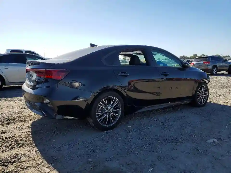 3KPF54AD1RE826249 2024 KIA FORTE-2