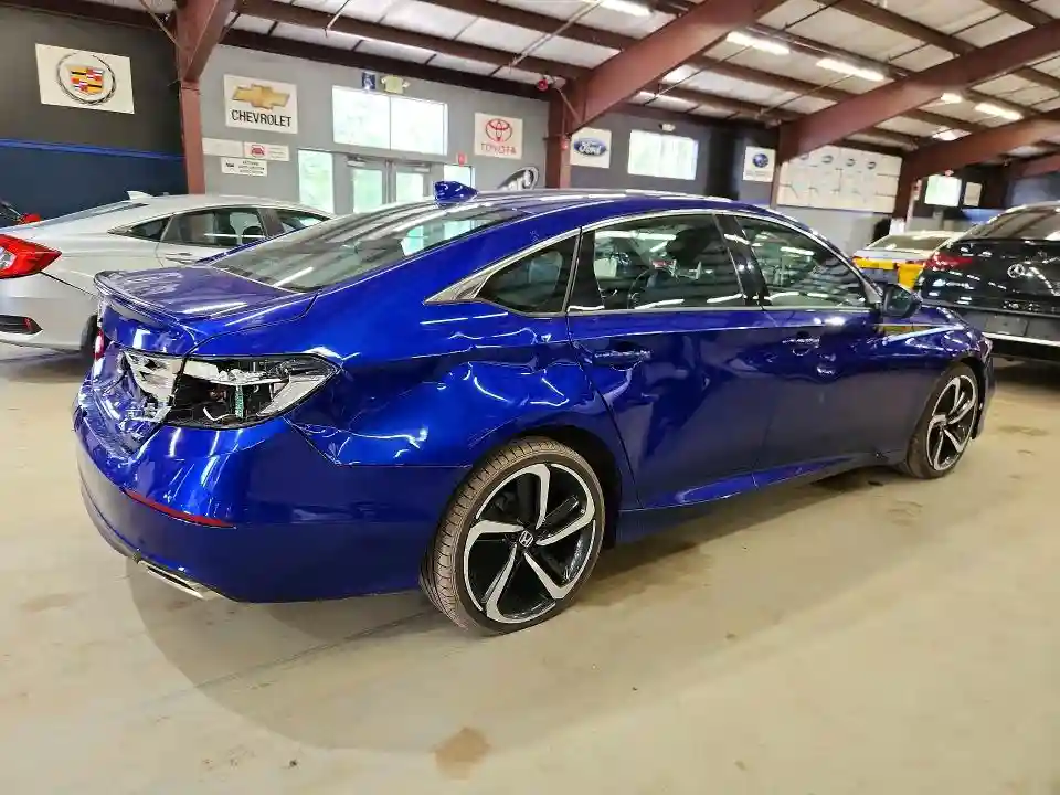 1HGCV1F33JA139705 2018 HONDA ACCORD-2