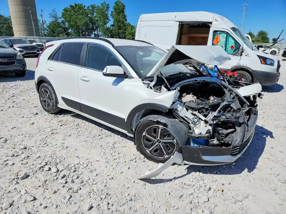 KNDCS3LF5R5124306 2024 KIA NIRO-3