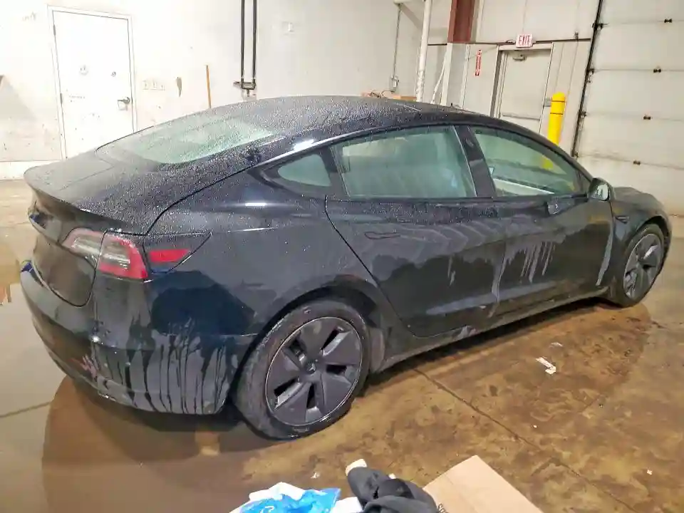 5YJ3E1EA0NF368998 2022 TESLA MODEL 3-2