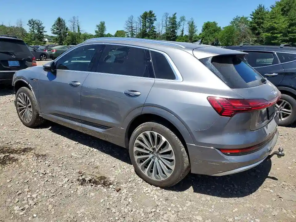 WA1VABGE9KB010060 2019 AUDI E-TRON-1