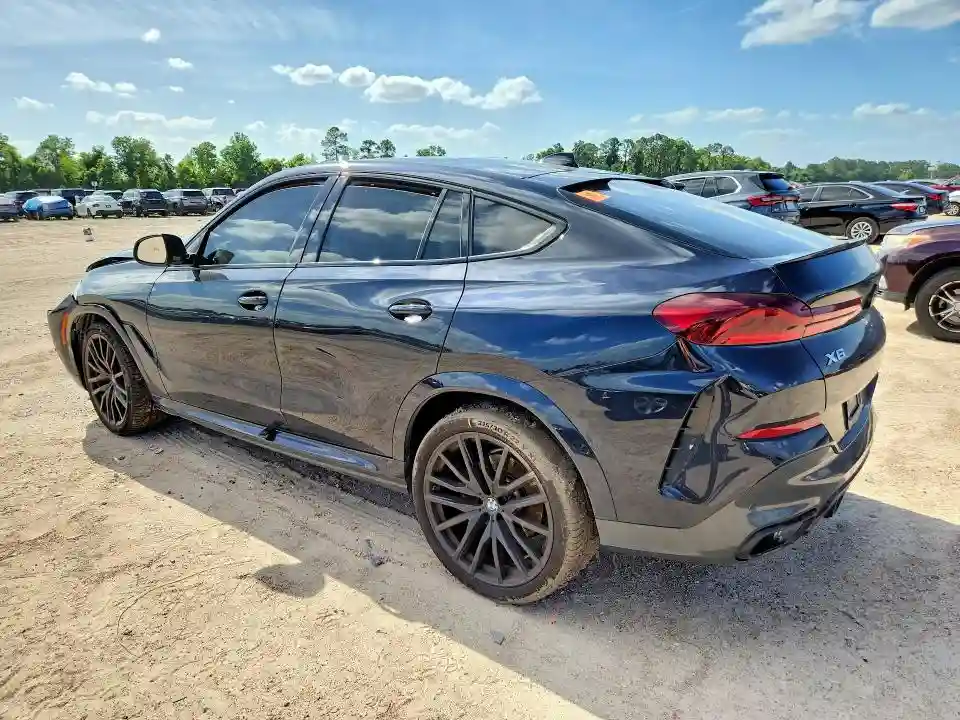 5UXCY6C01N9L58858 2022 BMW X6-1