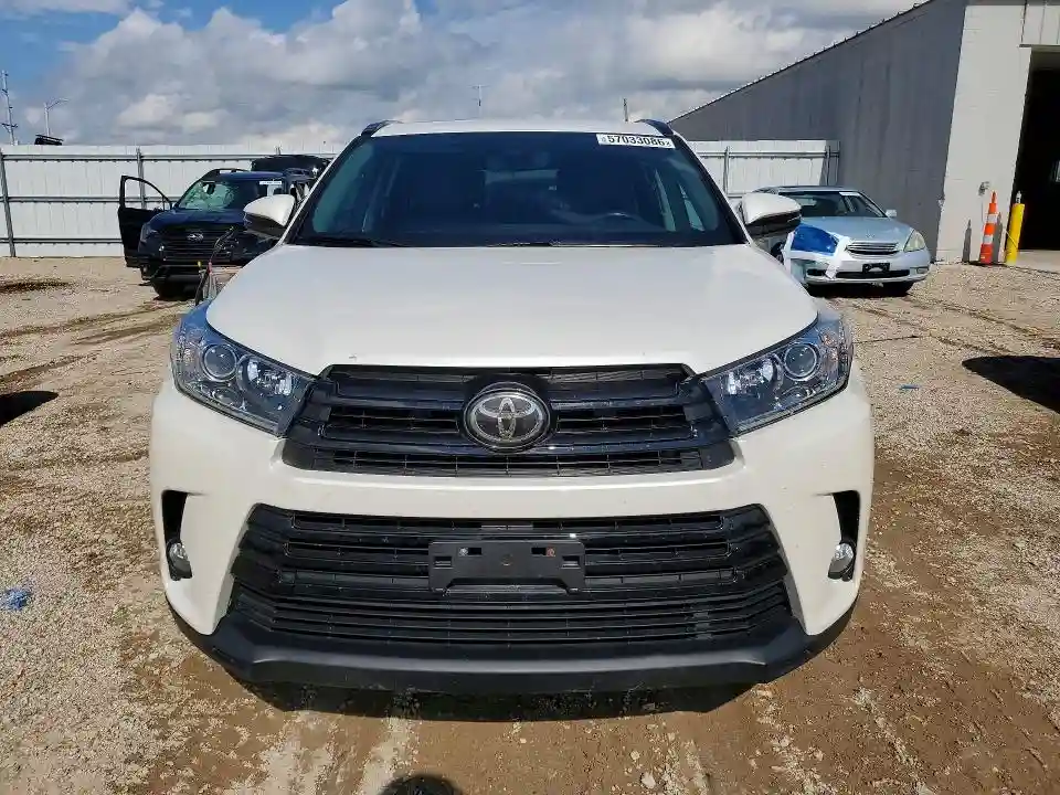 5TDJZRFH2JS813592 2018 TOYOTA HIGHLANDER-4