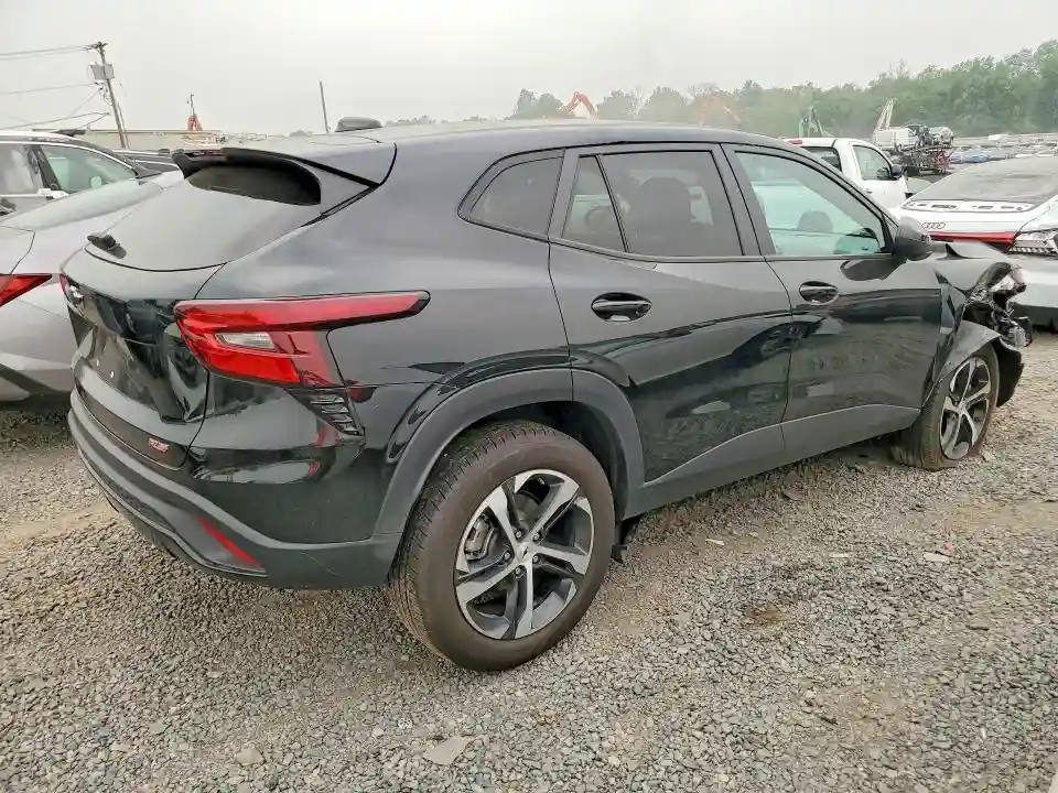 KL77LGE27RC002233 2024 CHEVROLET TRAX-2