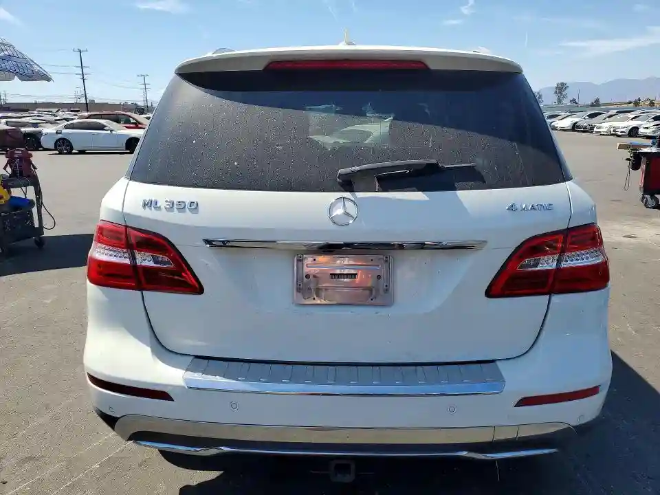 4JGDA5HB4DA226670 2013 MERCEDES-BENZ M-CLASS-5