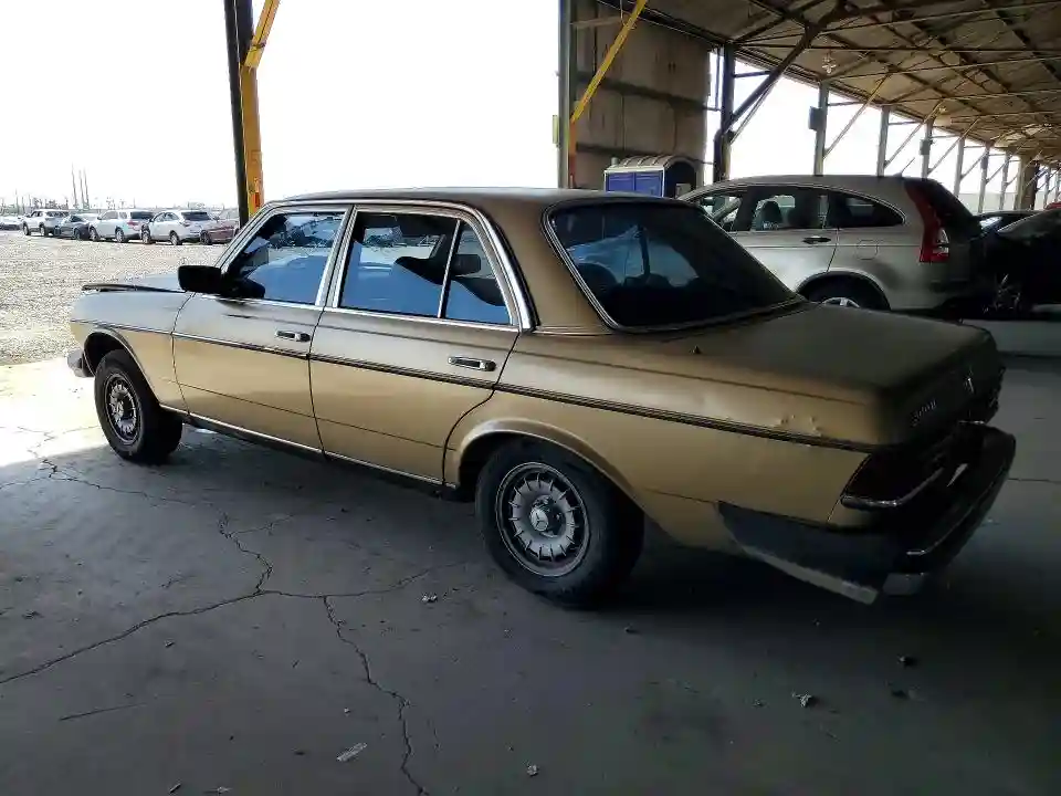 WDBAB33AXEA006277 1984 MERCEDES-BENZ 300-CLASS-1