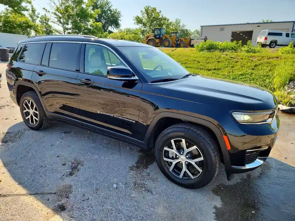 1C4RJKBG7R8921219 2024 JEEP CHEROKEE-3