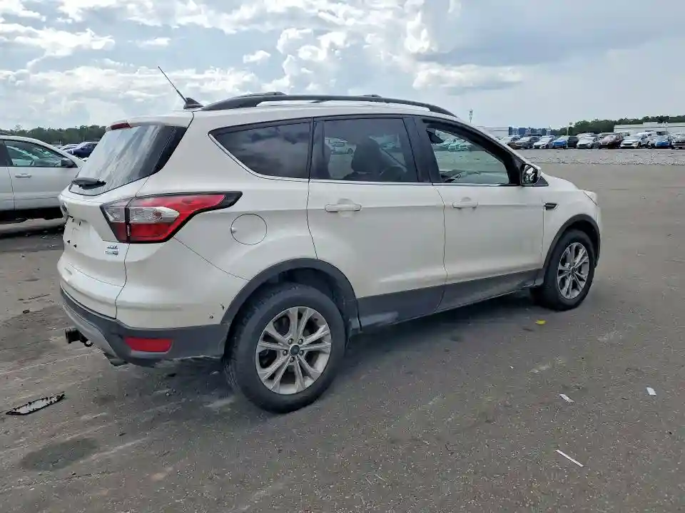 1FMCU9HD3JUC29131 2018 FORD ESCAPE-2