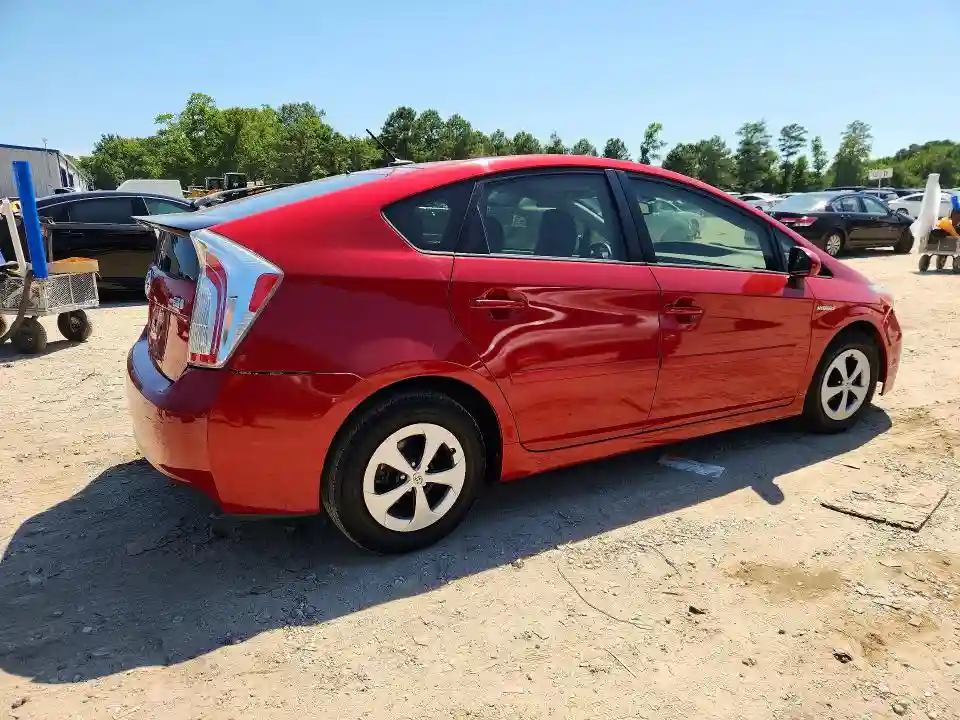 JTDKN3DUXD1618239 2013 TOYOTA PRIUS FOUR-2