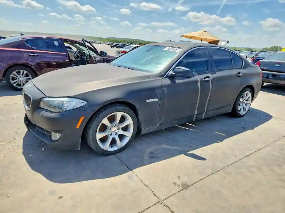 WBAFR1C53BC741352 2011 BMW 5 SERIES-0