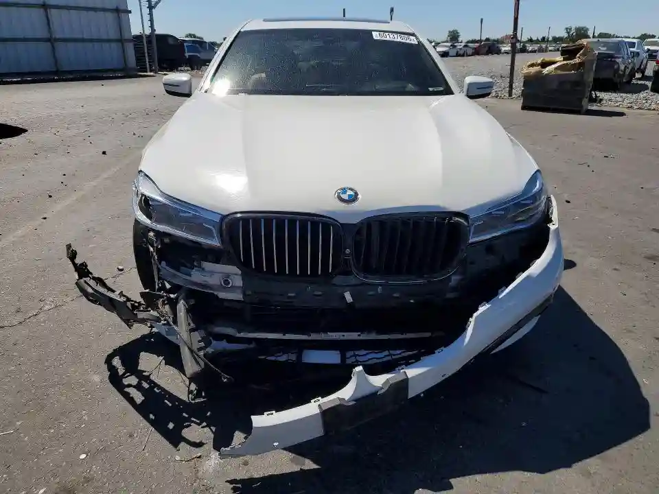 WBA7F0C50JGM23932 2018 BMW 7 SERIES-4