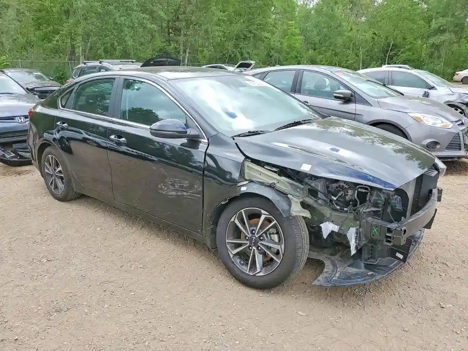 3KPF34AD5RE724345 2024 KIA FORTE-3