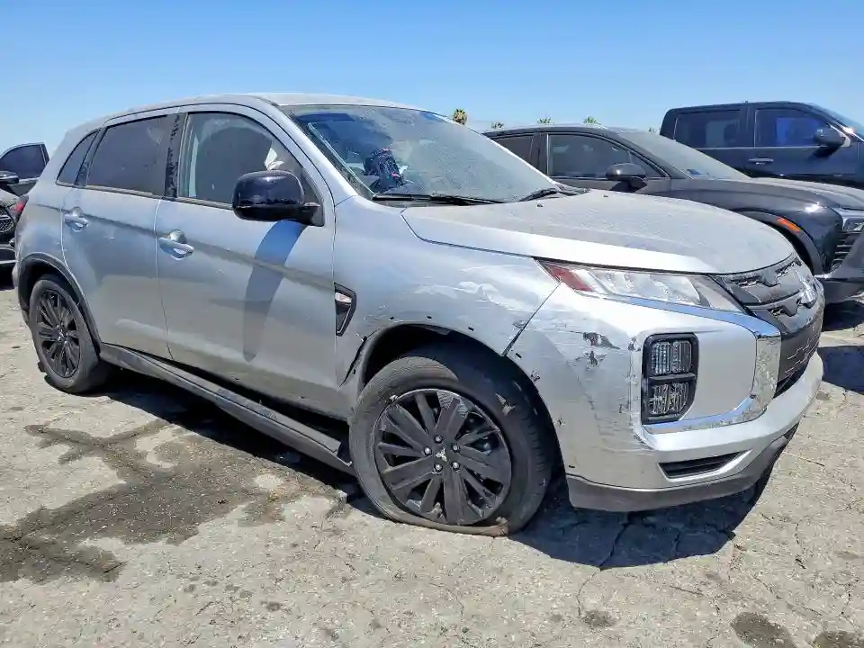 JA4ARUAU7TU011300 2026 MITSUBISHI OUTLANDER-3