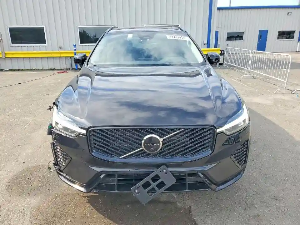 YV4M12RM8T1464956 2026 VOLVO XC60-4