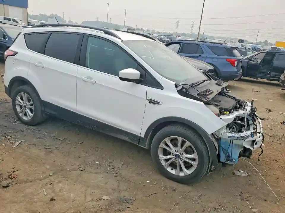 1FMCU9GD2JUB23061 2018 FORD ESCAPE-3