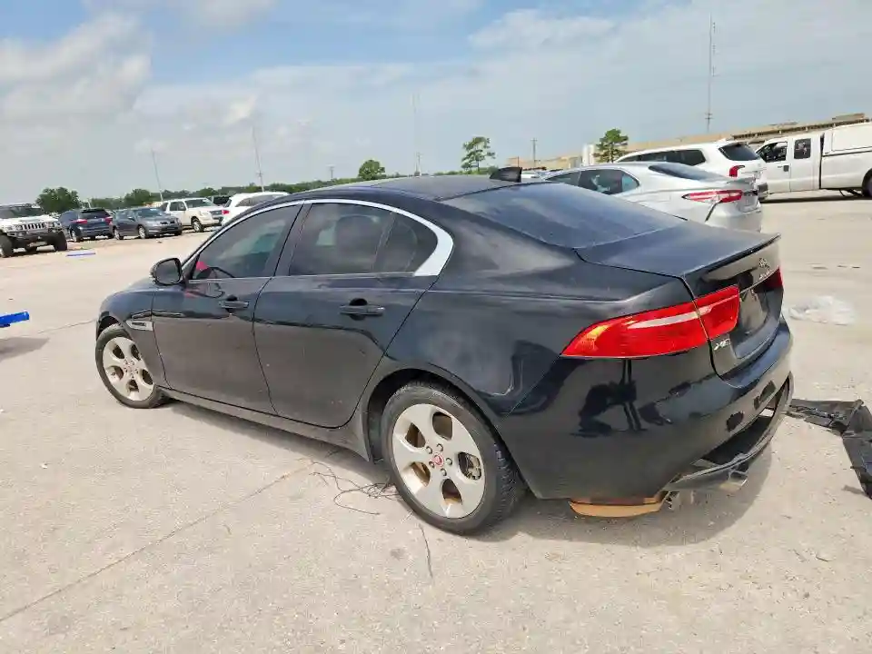 SAJAR4FX1JCP39188 2018 JAGUAR XE-1