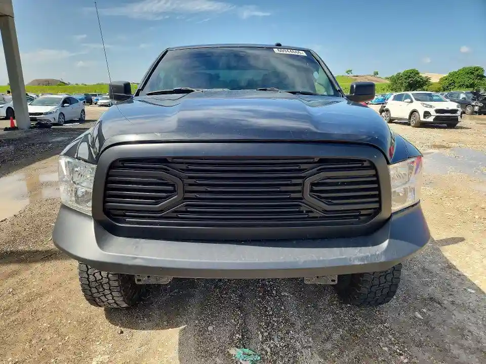 3C6RR7KT6HG728952 2017 RAM 1500-4