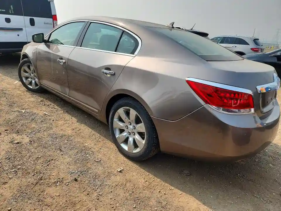 1G4GC5ED3BF310301 2011 BUICK LACROSSE-1