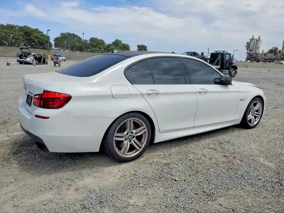 WBAFR9C56DDX79816 2013 BMW 5 SERIES-2