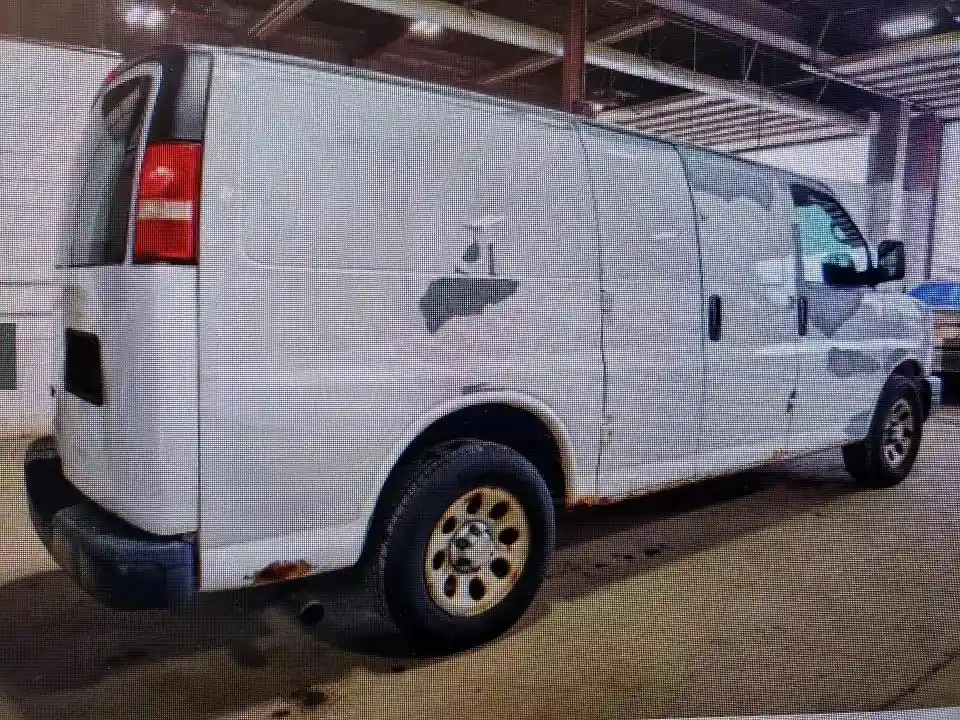 1GCSGAF49B1183352 2011 CHEVROLET EXPRESS G1-2