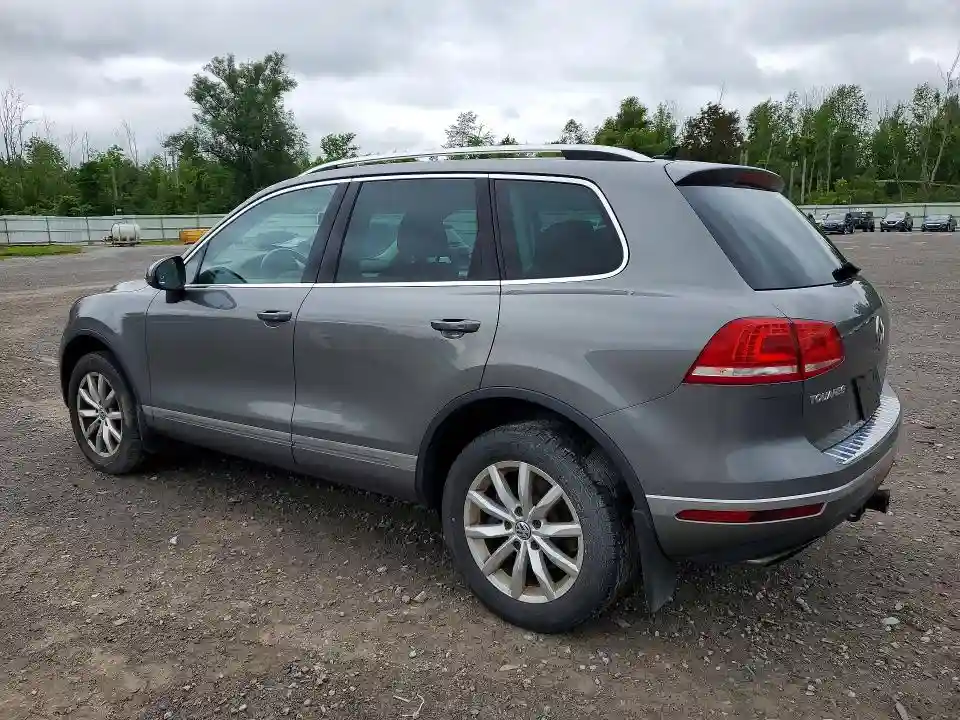 WVGEF9BP4GD010161 2016 VOLKSWAGEN TOUAREG-1