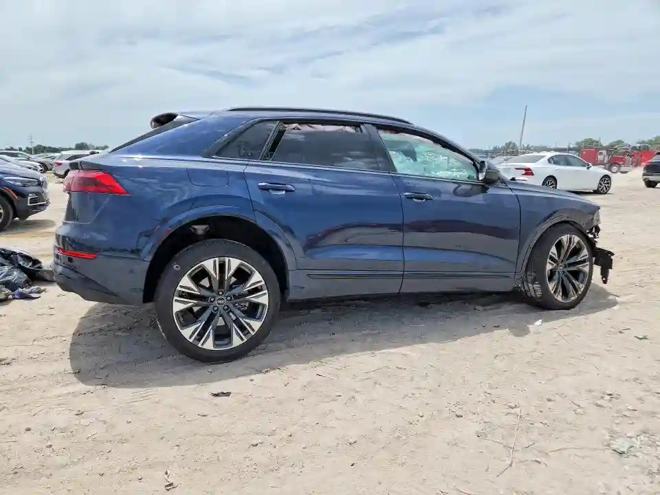 WA1EVBF10SD015459 2025 AUDI Q8-2