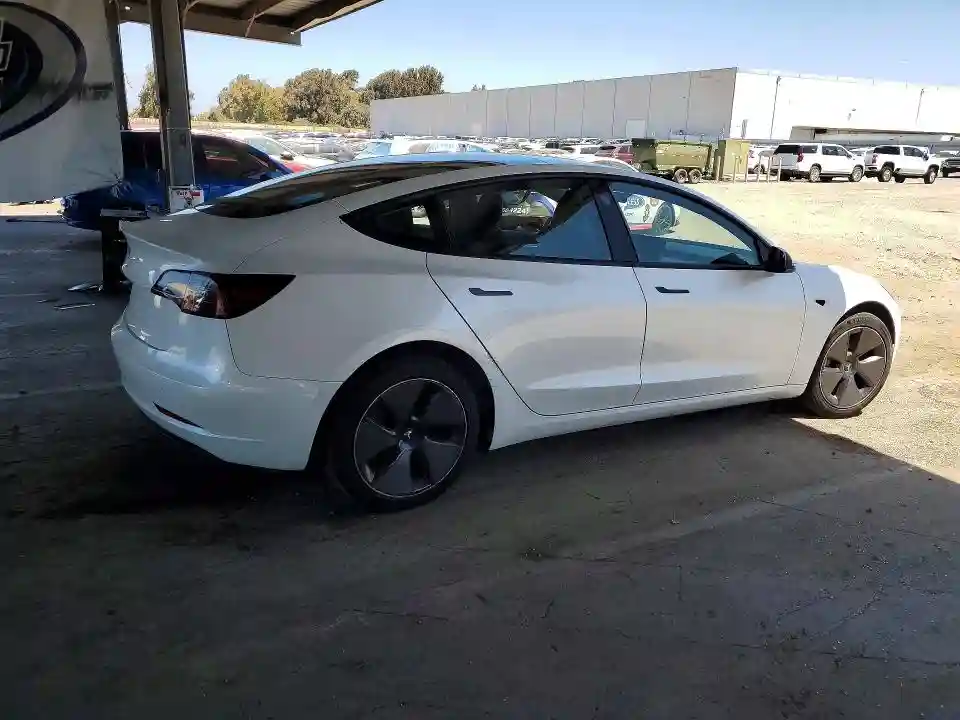 5YJ3E1EA5PF580153 2023 TESLA MODEL 3-2
