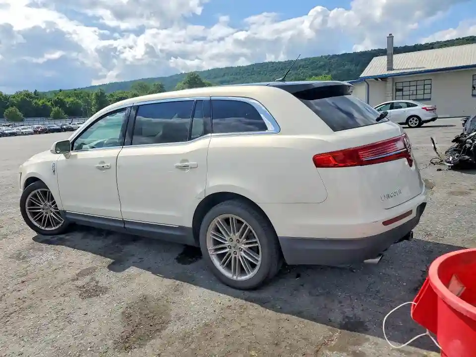 2LMHJ5AT2DBL55021 2013 LINCOLN MKT-1