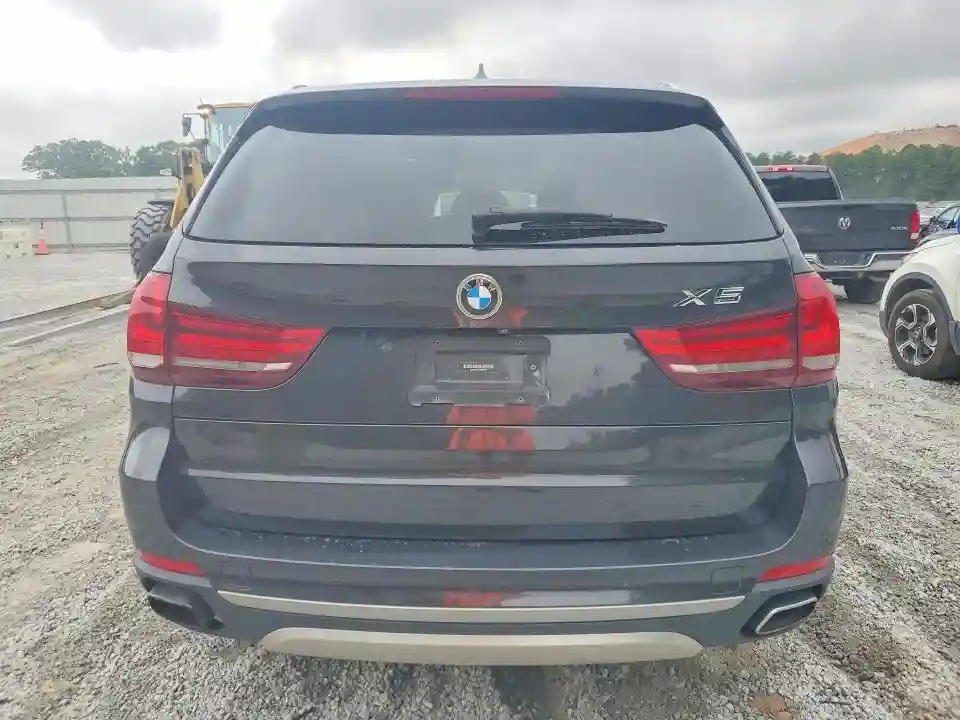 5UXKT0C5XJ0W00757 2018 BMW X5-5