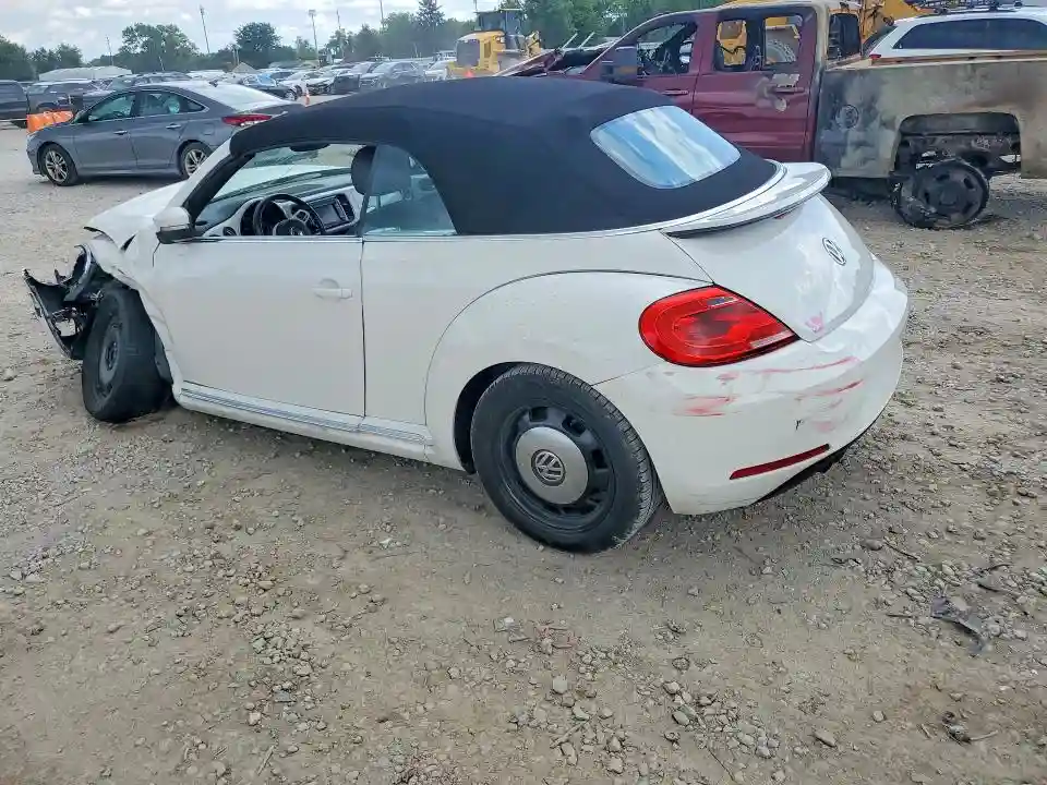 3VW5X7AT2DM816839 2013 VOLKSWAGEN BEETLE-1