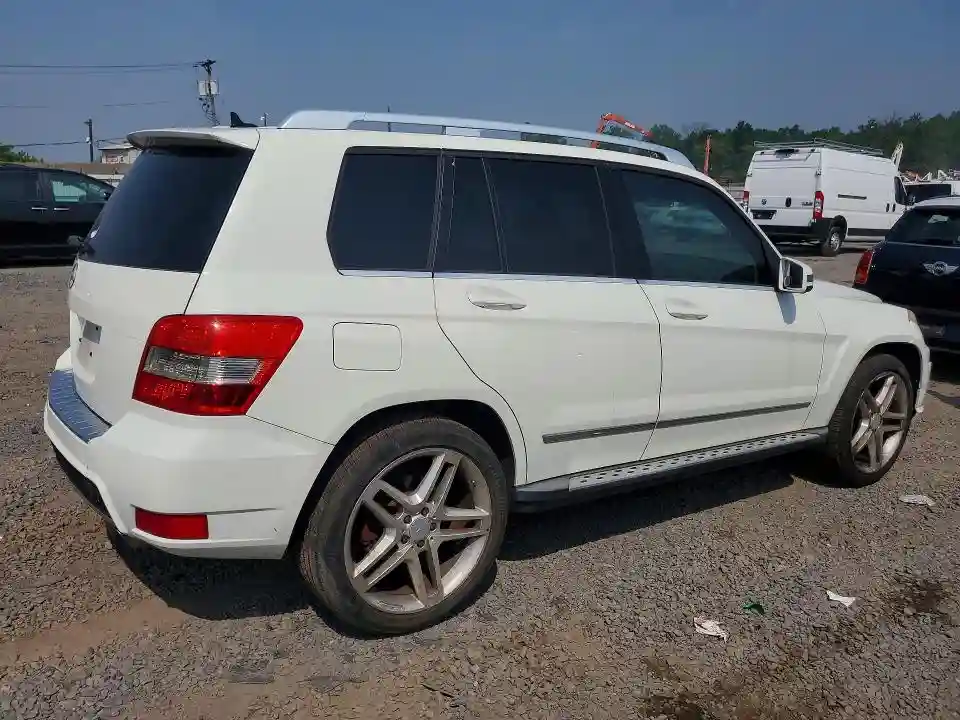 WDCGG5GB2BF547554 2011 MERCEDES-BENZ GLK-CLASS-2