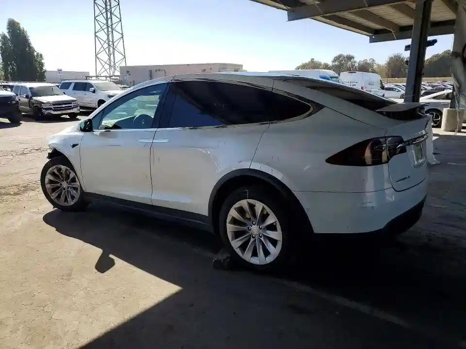 5YJXCAE21JF106367 2018 TESLA MODEL X-1