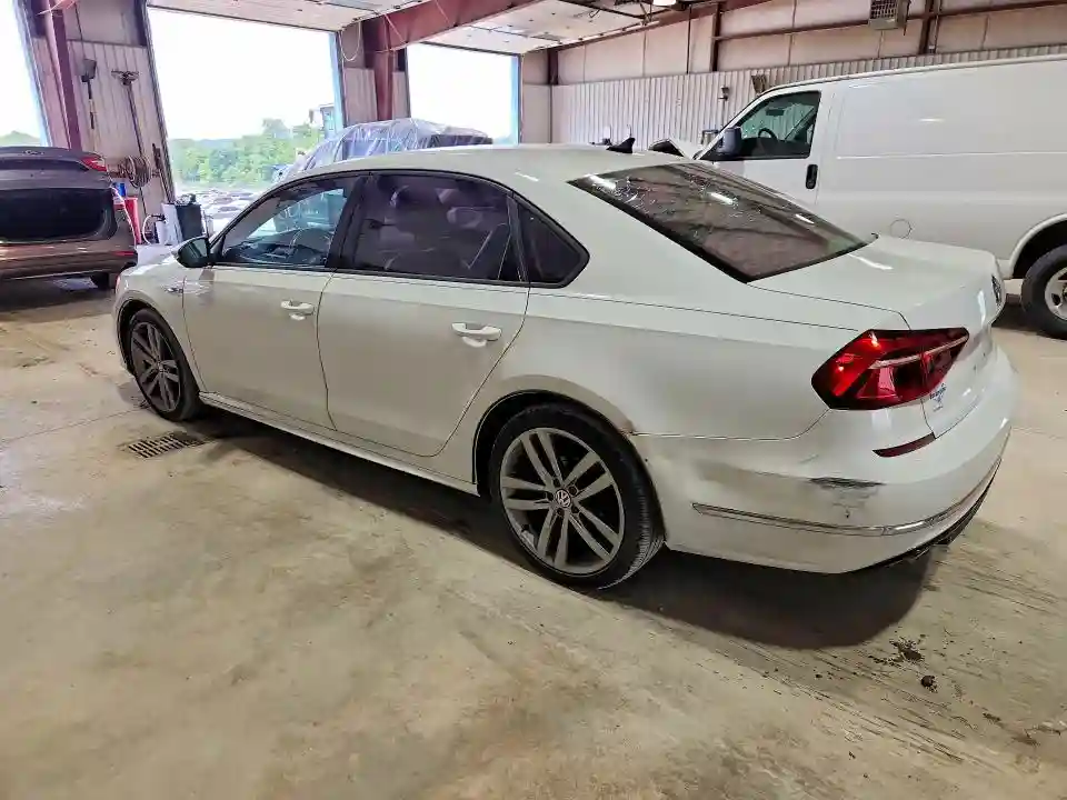 1VWAA7A39JC008016 2018 VOLKSWAGEN PASSAT-1