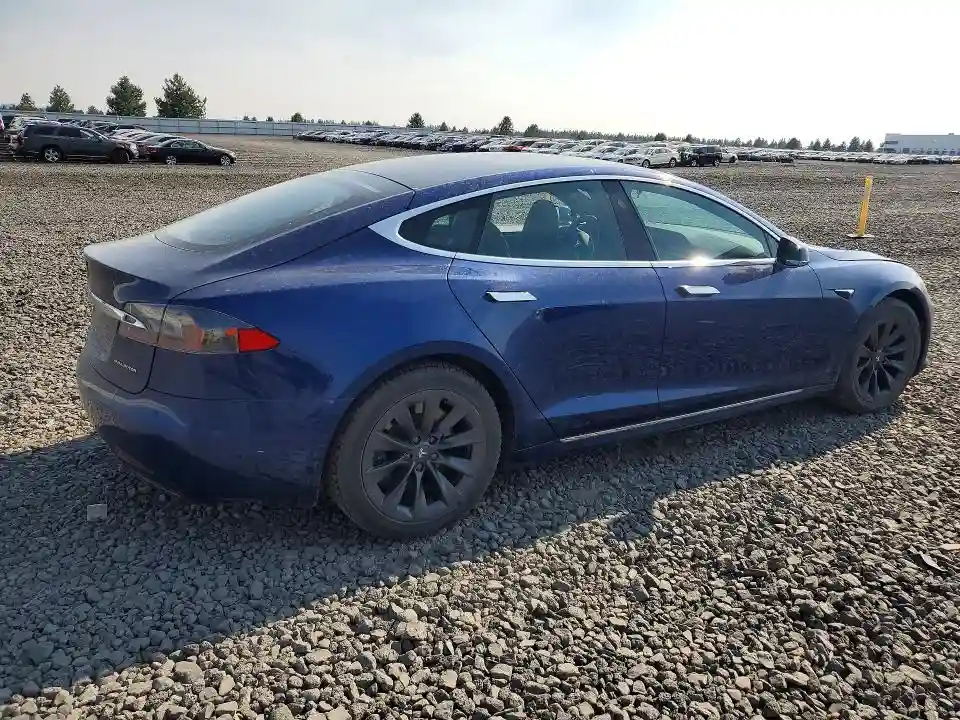 5YJSA1E26LF415416 2020 TESLA MODEL S-2