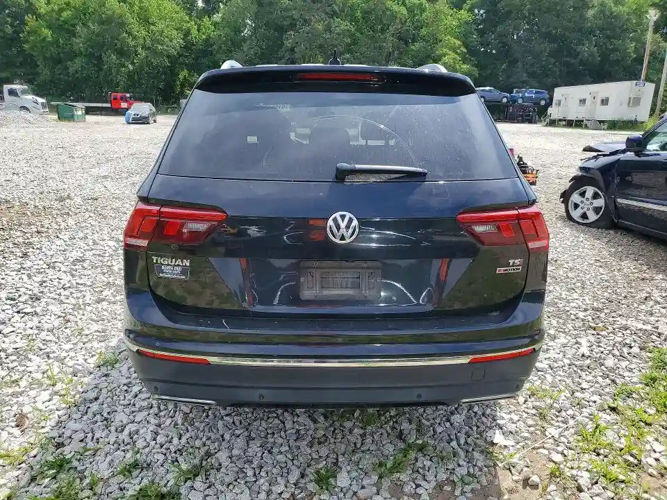 3VV4B7AX7JM067713 2018 VOLKSWAGEN TIGUAN-5