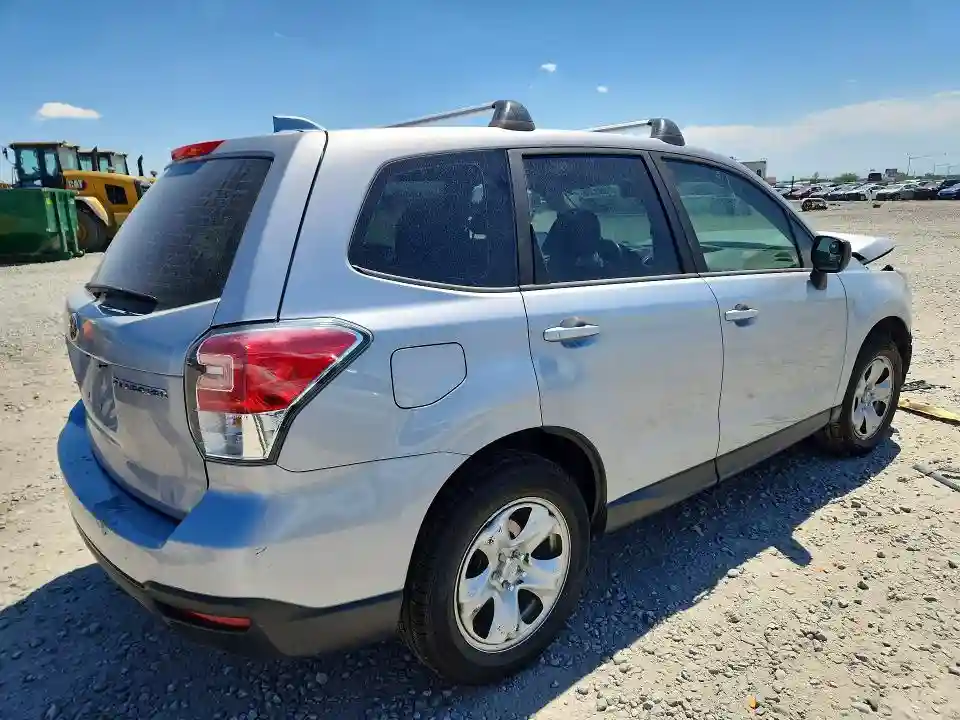 JF2SJAAC9JH519850 2018 SUBARU FORESTER-2