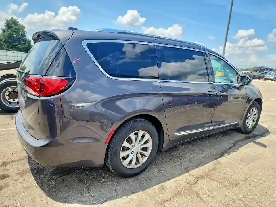 2C4RC1BG4JR178094 2018 CHRYSLER PACIFICA-2