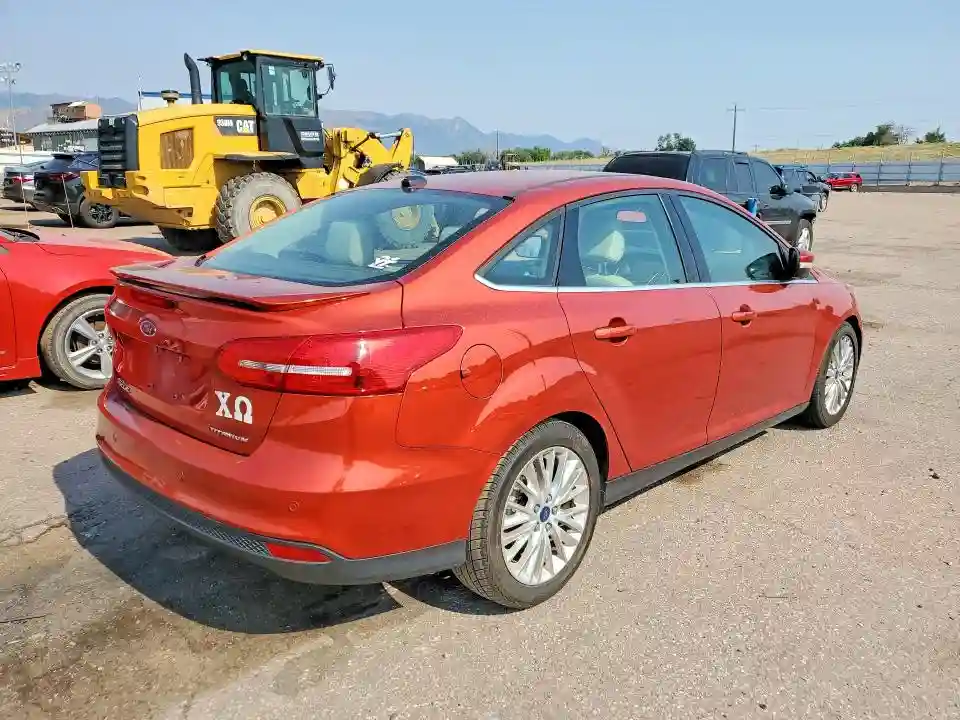 1FADP3J25JL271771 2018 FORD FOCUS-2