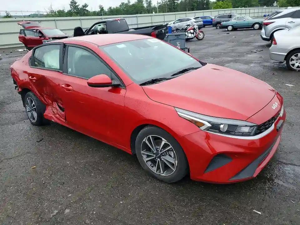 3KPF24AD8RE741109 2024 KIA FORTE LXS-3