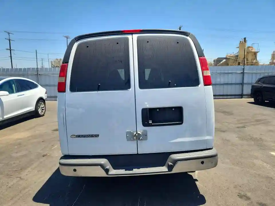 1GCWGAFF8H1115863 2017 CHEVROLET EXPRESS-5