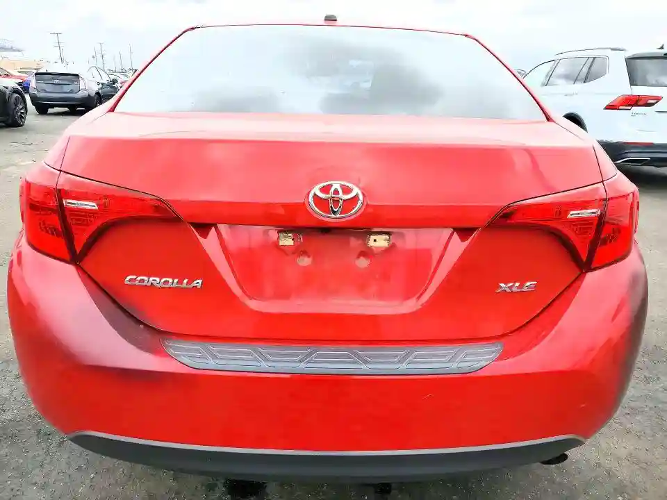 5YFBURHE7JP847719 2018 TOYOTA COROLLA-5